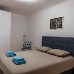 La Vela Apartment *